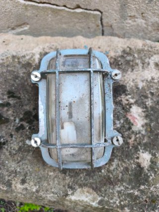 Farol , aplique, lámpara ,antiguo metal y cristal