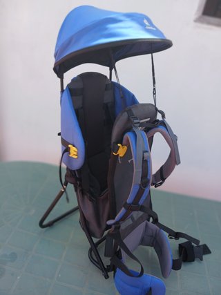 Mochila Portabebés Deuter con Parasol
