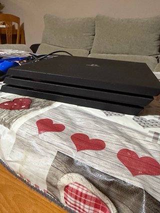 PS4 1TB + Mando + 3 Juegos