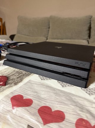 PS4 1TB + Mando + 3 Juegos