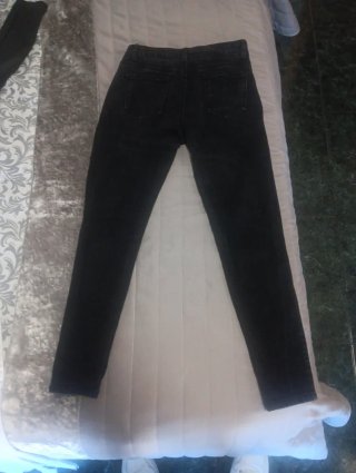 Pantalón vaquero negro