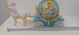 Coche teledirigido de Cenicienta con caballo
