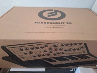 Moog Subsequent 25 Sintetizador Analógico