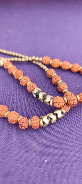 Collar de semillas de Rudraska