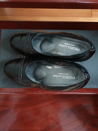 Zapatos de salón negros Piedelli