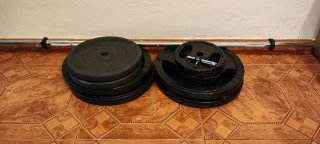 Banco de pesas con rack plegable + 90kg discos