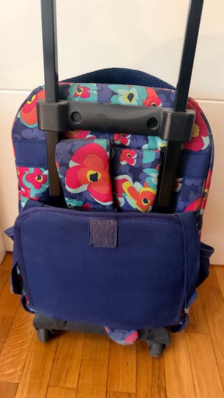 Mochila Totto con ruedas y estampado floral