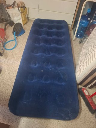 Colchón hinchable azul