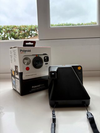 POLAROID NOW - CÁMARA INSTANTÁNEA