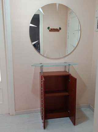 Mueble recibidor madera y cristal