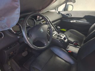 Peugeot 5008 1.6 HDi 110cv ALLURE – Techo Panorámi