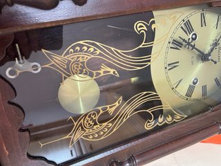 Reloj de péndulo de pared madera