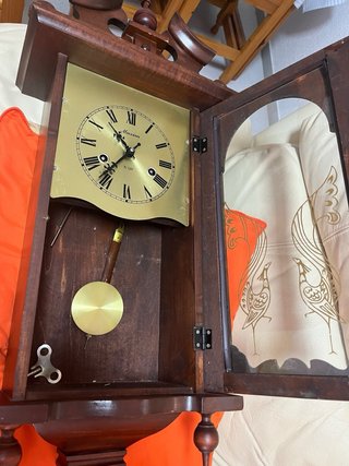 Reloj de péndulo de pared madera