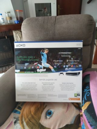 Caja PS5 + EA SPORTS FC 24