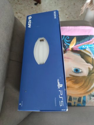 Caja PS5 + EA SPORTS FC 24