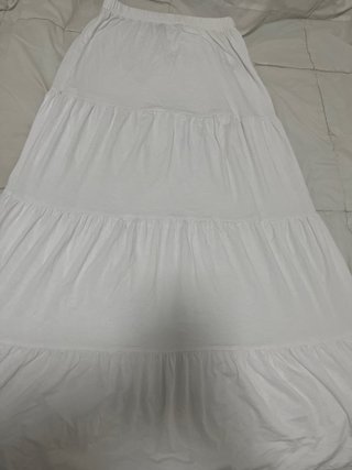 Falda larga blanca volantes