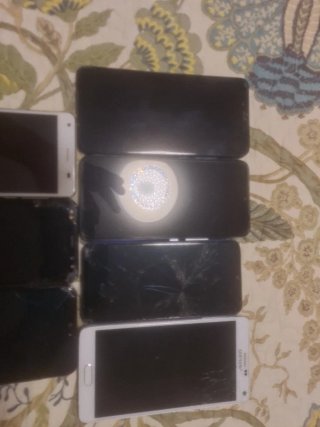 Lote 7 móviles, algunos con pantalla rota