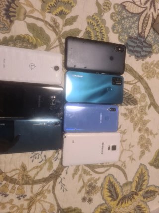 Lote 7 móviles, algunos con pantalla rota