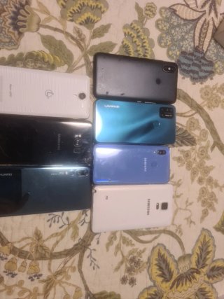 Lote 7 móviles, algunos con pantalla rota