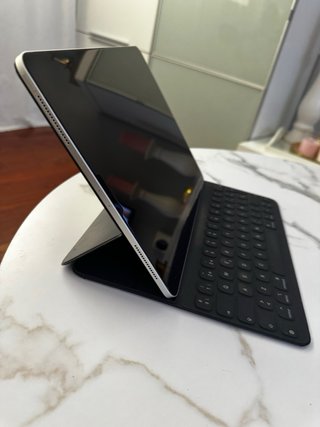 iPad Pro 12.9 3ª Gen 256GB WiFi Plata keyboard