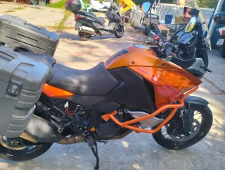 KTM 1190 Adventure Naranja y Gris