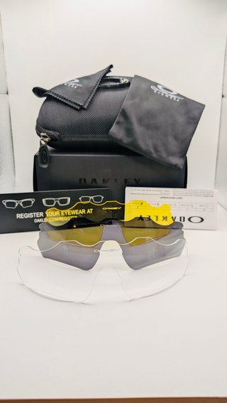 OAKLEY RADAR EV PATH — ORIGINALES Y PRECINTADAS