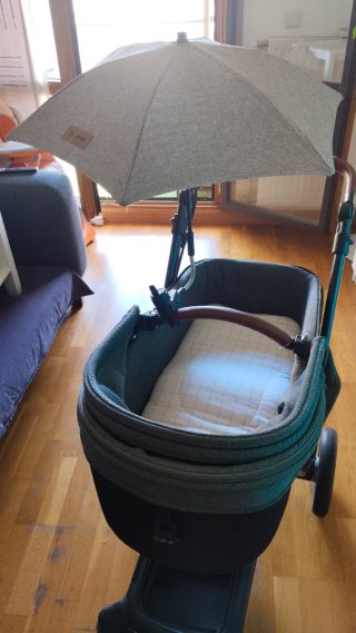 Silla de paseo con capazo y sombrilla