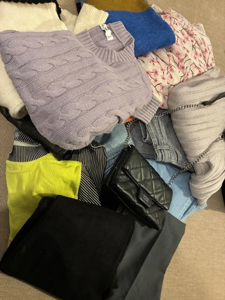 Caja de Ropa y accesorios variados