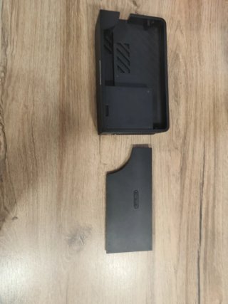 Nintendo Switch OLED + Custodia e due joy-con