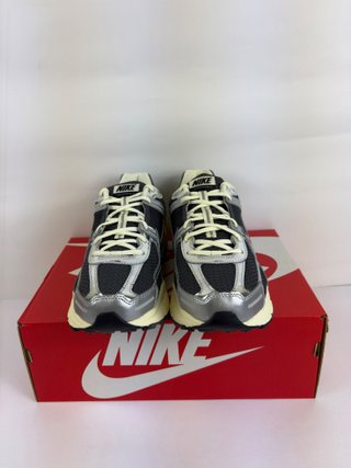 Nike Zoom Vomero 5 Iron Grey Silver Talla 44...