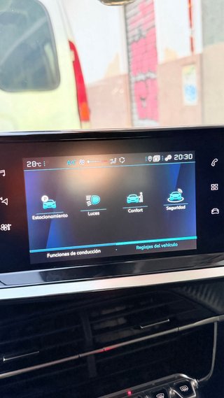 Peugeot 208 2022