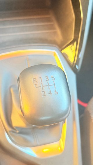 Peugeot 208 2022