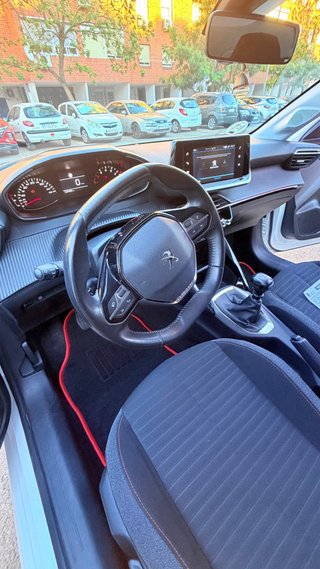 Peugeot 208 2022
