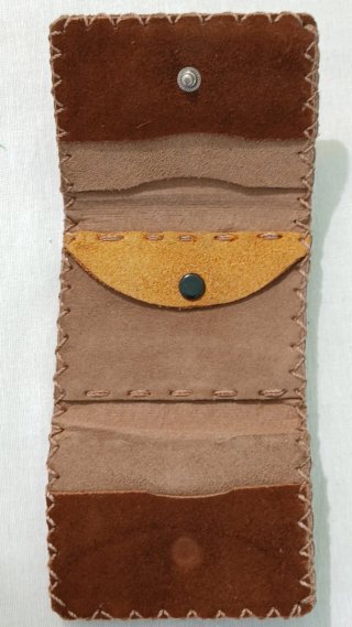 Cartera artesanal de cuero