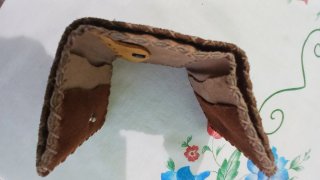 Cartera artesanal de cuero
