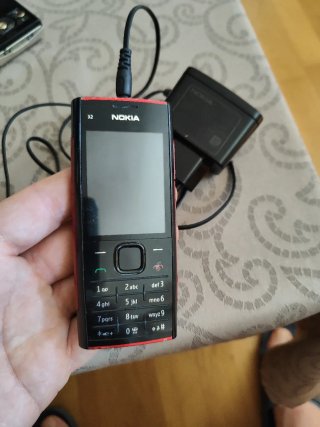 Nokia X2-00 Retro Negro y Rojo- XpressMusic colle.