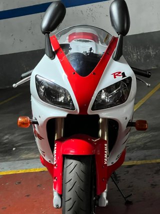 Yamaha R1 1998