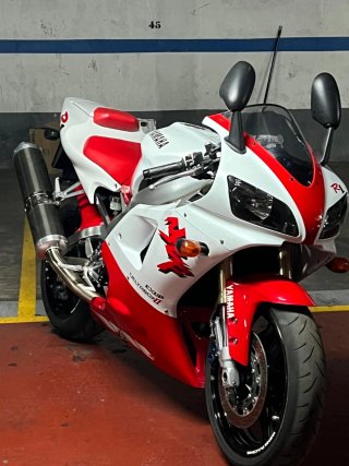 Yamaha R1 1998