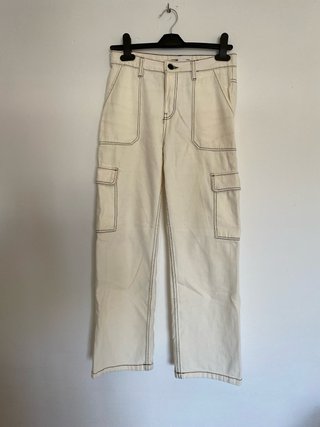 Pantalones cargo Bershka blancos