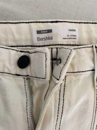 Pantalones cargo Bershka blancos