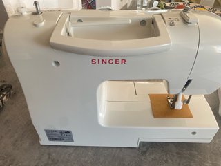 Máquina de coser Singer Tradition nunca usada