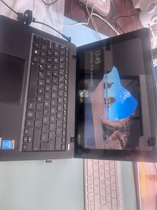 Portátil ASUS X200LA táctil 11,6