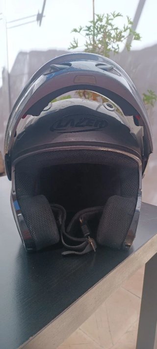 Casco de moto Lazer gris