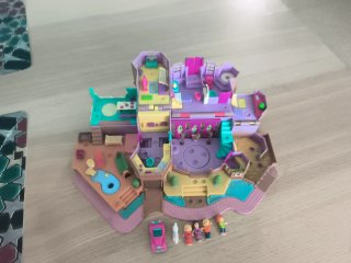 Castillo Polly Pocket con figuras y coche