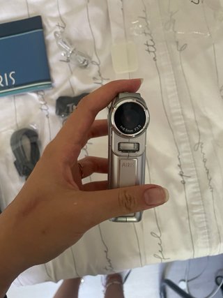 Cámara digital AIRIS N729 completa + accesorios