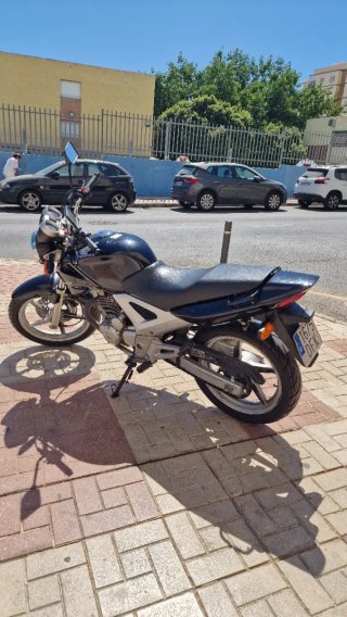 Honda CBF 250 Negra