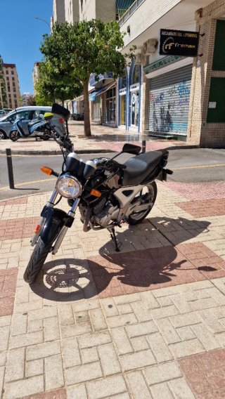Honda CBF 250 Negra