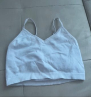 Top blanco de tirantes