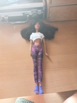Muñeca Barbie con conjunto deportivo