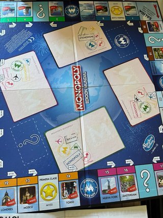 Monopoly Edición Mundial Here & Now